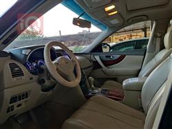 Infiniti QX70